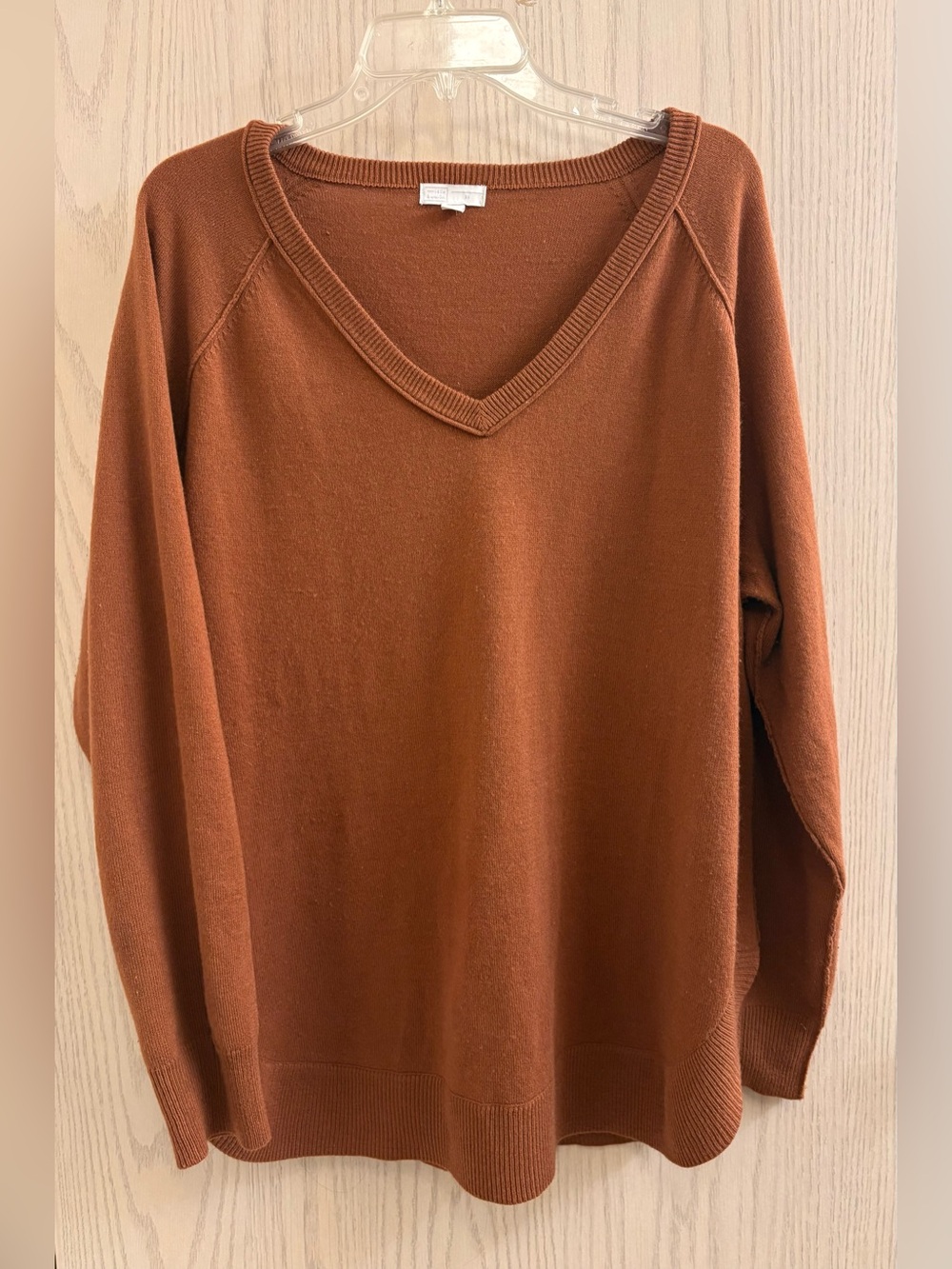 14th & Union Women's V-Neck Sweater - Rust Brown